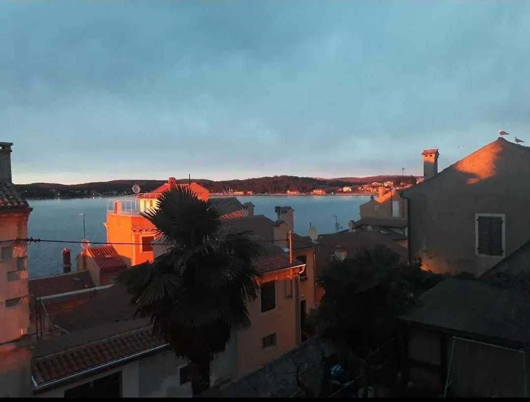דירות רוביני Sea View House