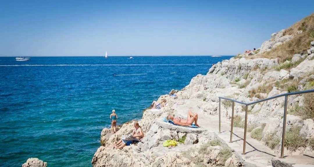 דירות רוביני Sea View House