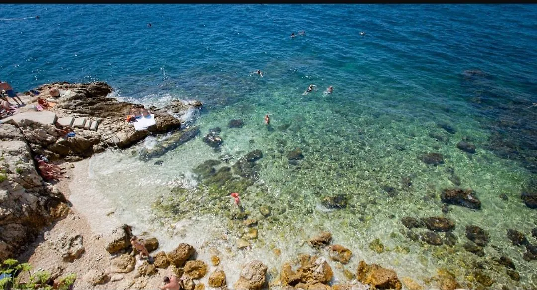 דירות רוביני Sea View House